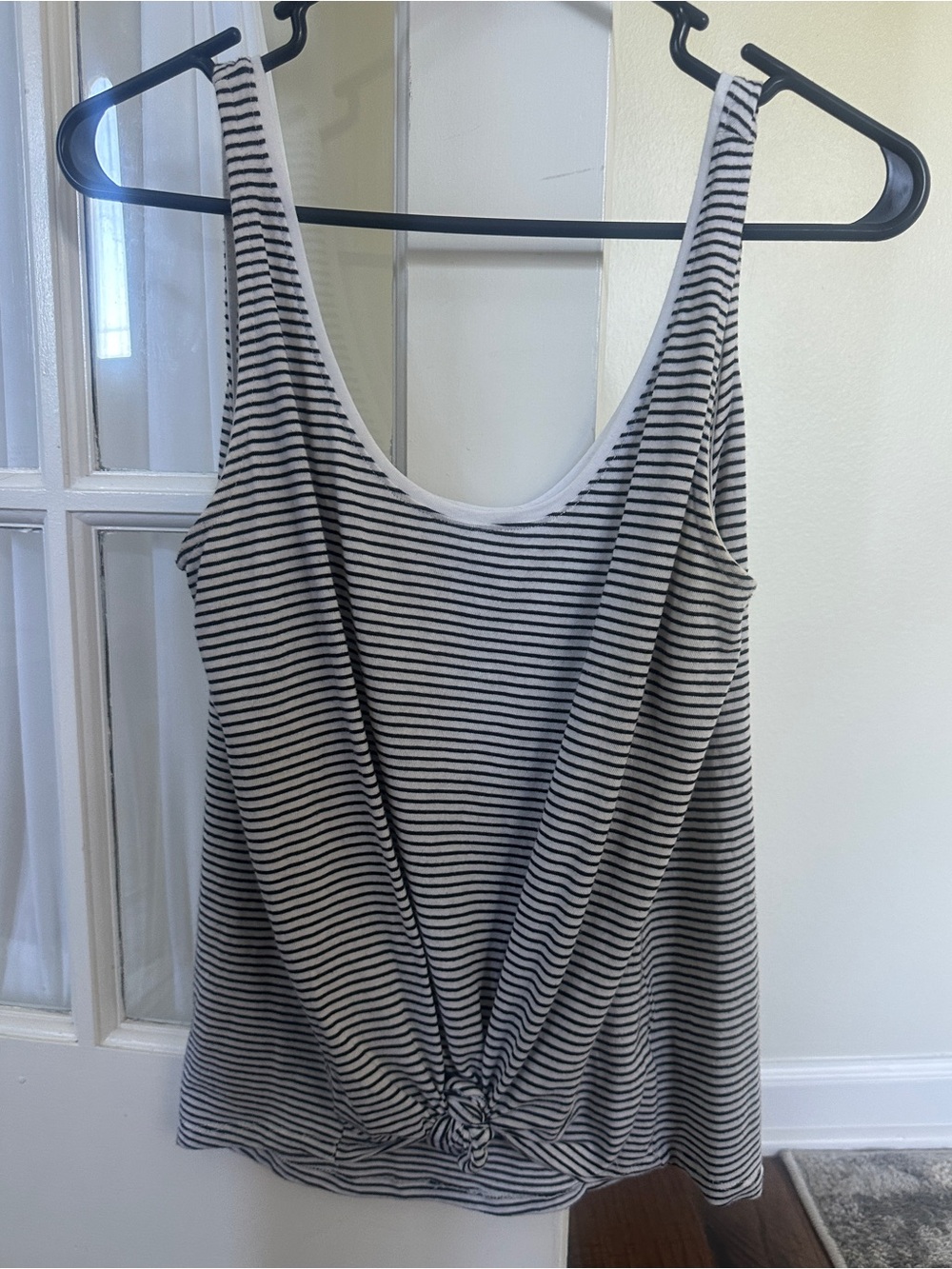 Old Navy Women Summer Tank Tie Front Black White Top Medium M Striped